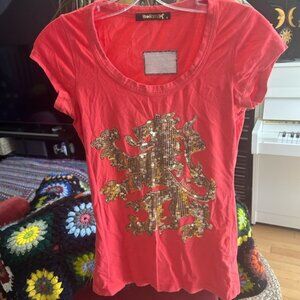 Y2K Punky Fish Gold Sequin Fitted Cap Sleeve Coral Tee